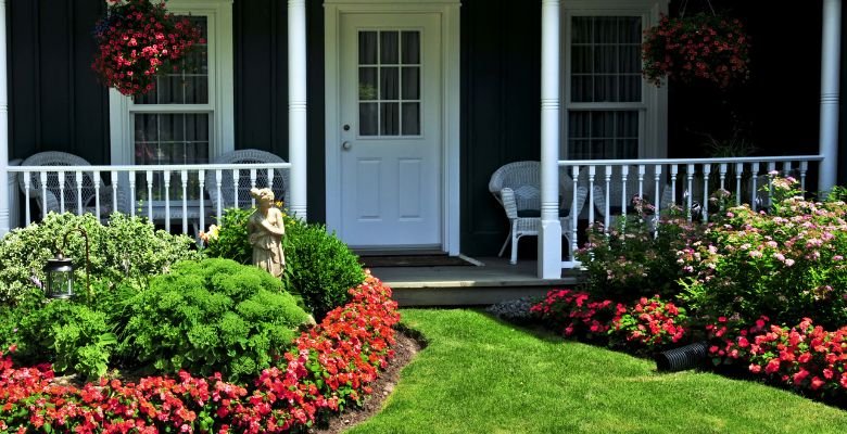 Smart Front Yard Landscaping Ideas on a Budget